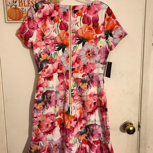 Floral Blooms Dress by Alexia Admor - Picture 7 of 10